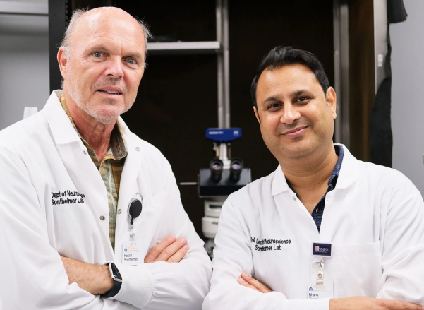 sontheimer and tewari in lab coats